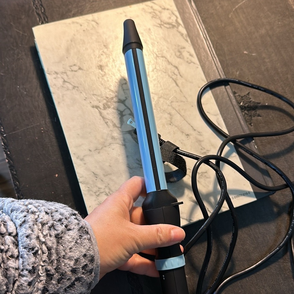 Bio Ionic OnePass oval curling iron - Picture 10 of 16